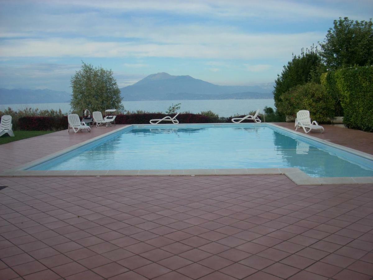 Apartamento Sirmione Exterior foto